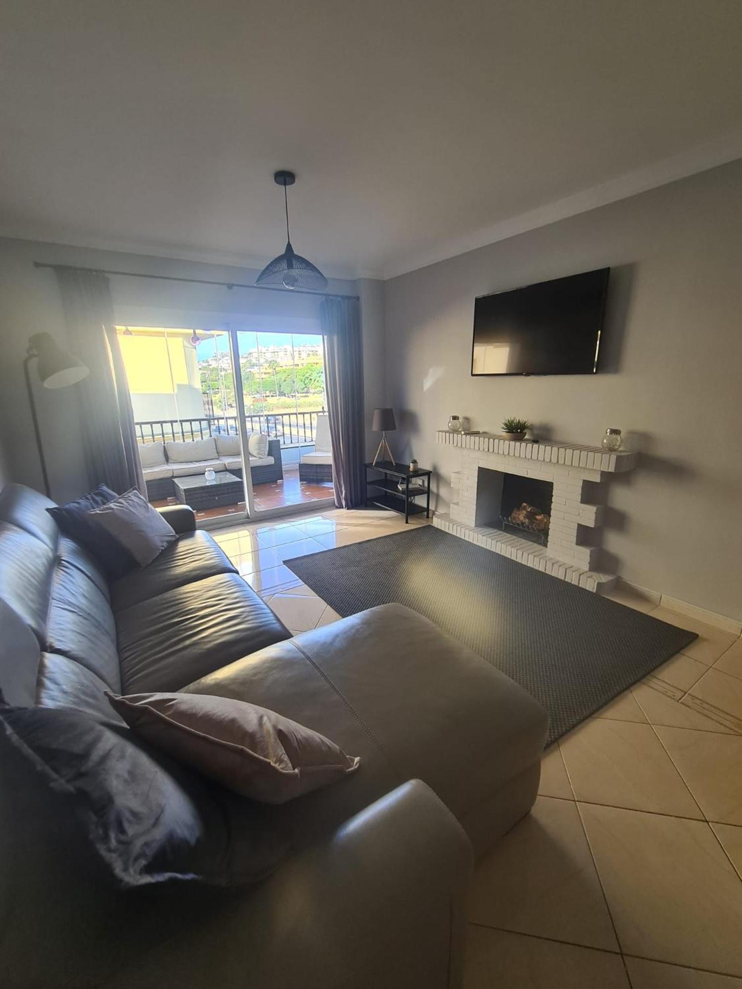 2 Bedroom La Cala Mijas, Butibamba Apartment